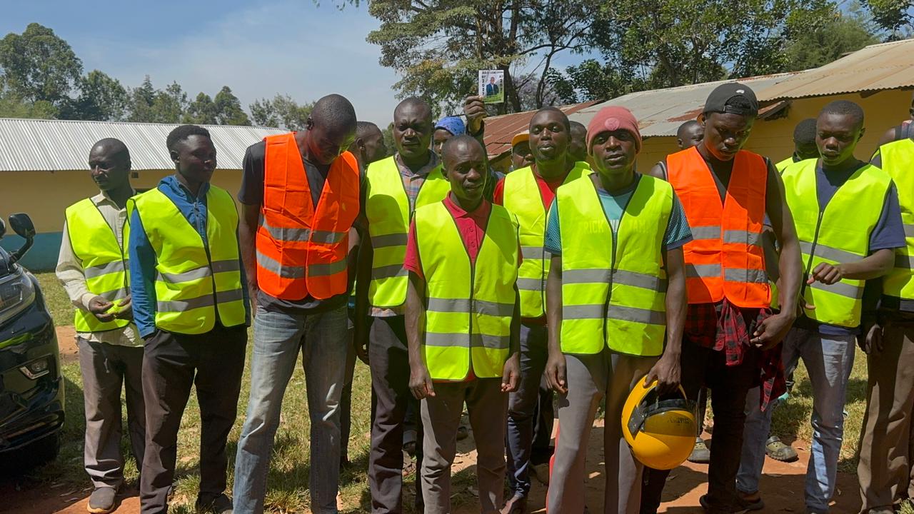 Mr Dawa meeting youth at Bungoma Polytechnic
